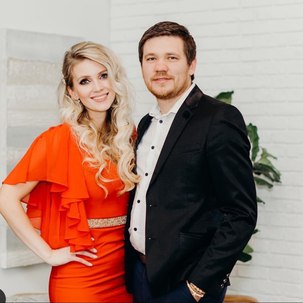 Beautiful red gown- only worn once!